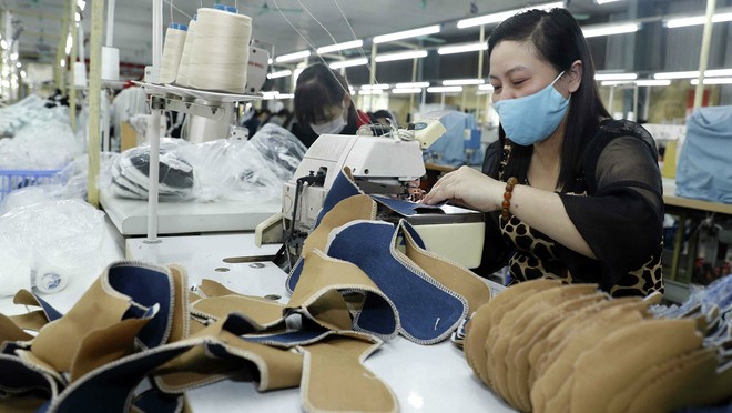 Việt Nam thay Trung Quốc trở thành công xưởng của Nike: Cần làm gì để Nike ở lại làm ăn lâu dài? - Ảnh 1.