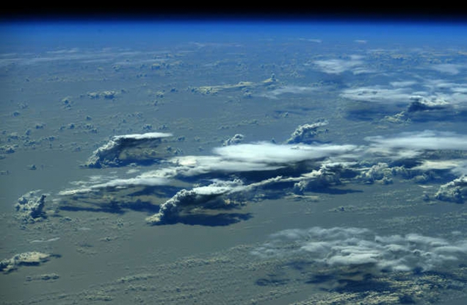Chiêm ngưỡng vẻ đẹp ấn tượng của Trái Đất nhìn từ không gian - Ảnh 4.