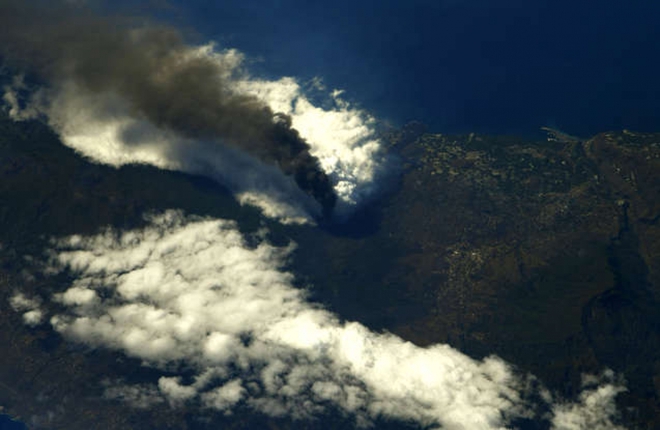 Chiêm ngưỡng vẻ đẹp ấn tượng của Trái Đất nhìn từ không gian - Ảnh 7.