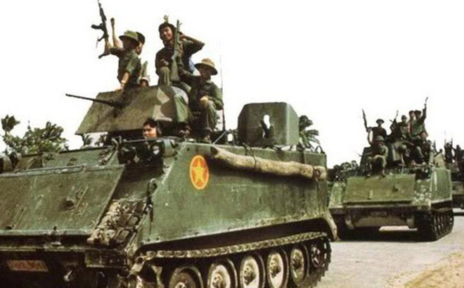 Xe bọc thép chở quân M113 của quân tình nguyện Việt Nam trên chiến trường K (Campuchia)