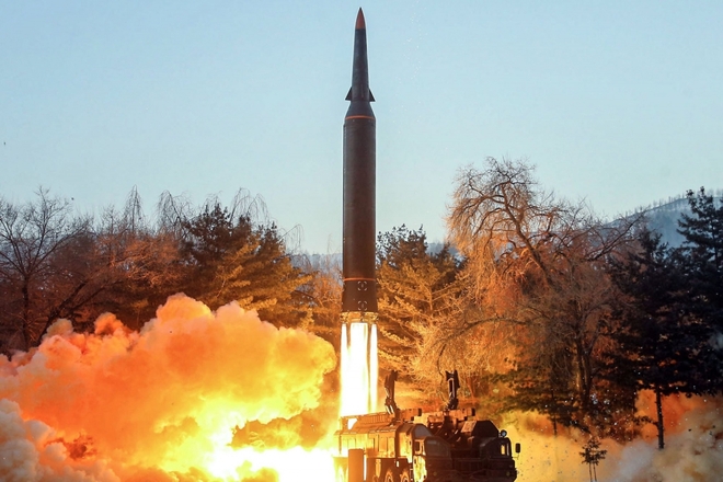 Triều Tiên có thể sử dụng hệ thống định vị vệ tinh của Nga để phóng tên lửa - Ảnh 1.