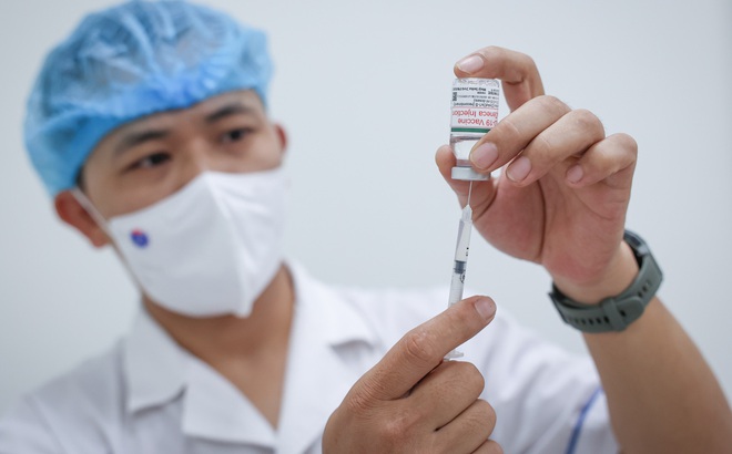 Tiêm vắc xin Covid-19 - ảnh Nam Nguyễn.