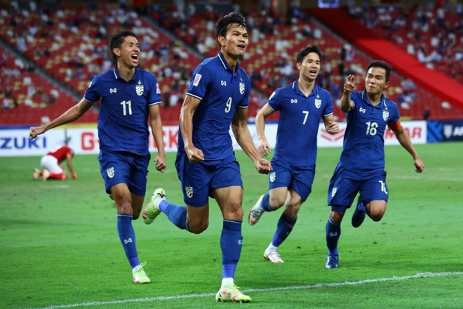 ĐT Thái Lan vô địch AFF Cup 2020 và nỗi trăn trở từ chu kỳ 10 năm của ĐT Việt Nam - Ảnh 2.