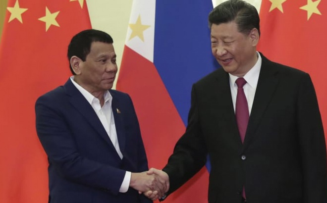 Tổng thống Philippines Rodrigo Duterte và Chủ tịch Trung Quốc Tập Cận Bình trong cuộc gặp tháng 4/2019 tại Bắc Kinh. Ảnh: Getty