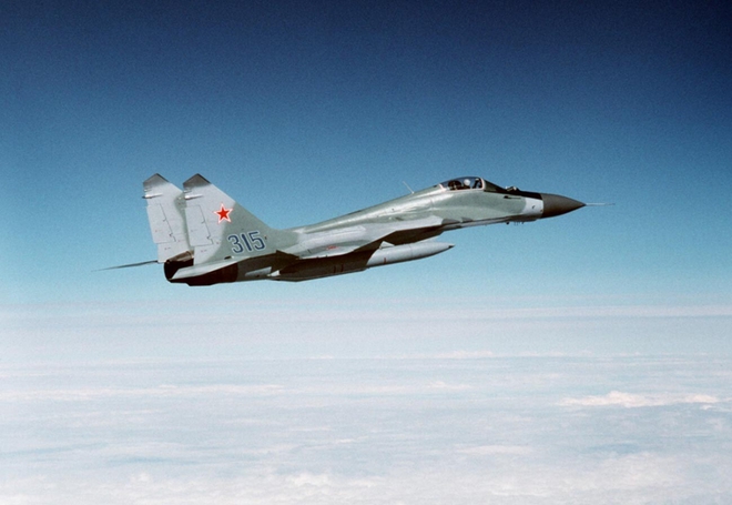 Cuộc đối đầu khó tin giữa MiG-29 và Su-27 trên bầu trời châu Phi - Ảnh 2.