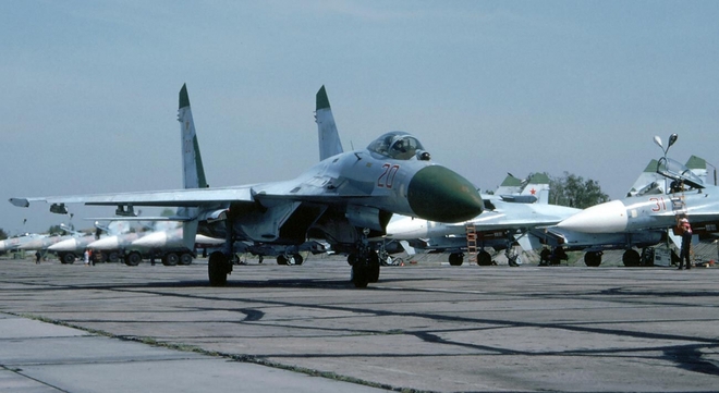 Cuộc đối đầu khó tin giữa MiG-29 và Su-27 trên bầu trời châu Phi - Ảnh 3.