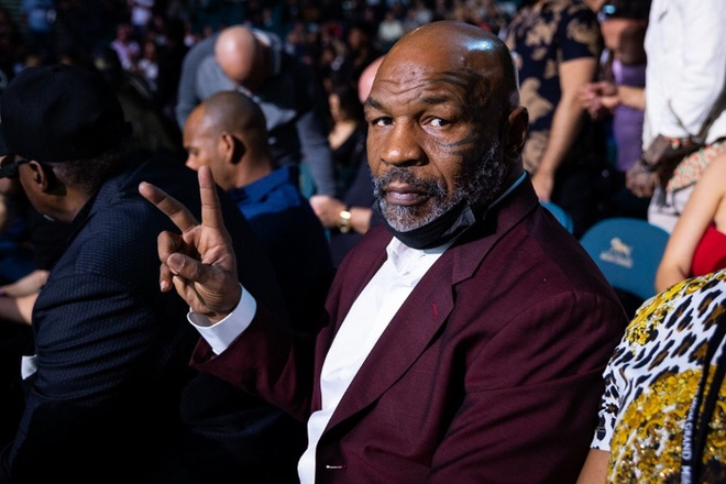 Mike Tyson thừa nhận vẫn bị om tiền kể từ trận gặp Roy Jones, không muốn tiếp tục thi đấu - Ảnh 1.