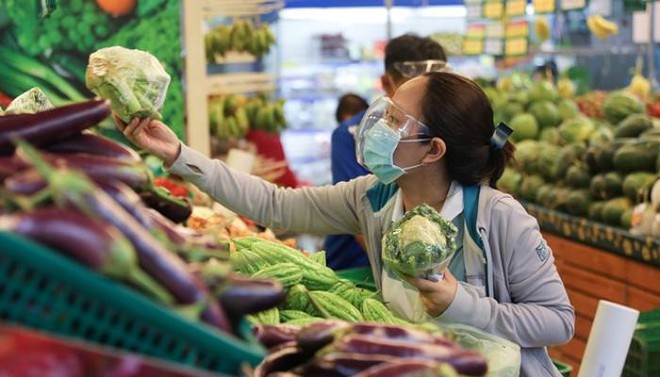 Một nhân viên siêu thị lâu năm đã tiết lộ những món ăn không nên mua khi sắm Tết trong siêu thị - Ảnh 3.