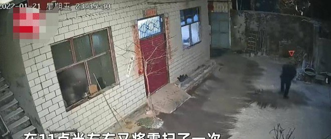 Trên đường về quê ăn Tết, con trai mở xem camera ở nhà thì lặng người vì hành động của bố - Ảnh 2. Trên đường về quê ăn Tết, con trai mở xem camera ở nhà thì lặng người vì hành động của bố - Ảnh 2.
