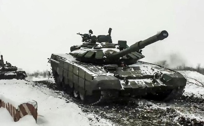 Xe tăng Nga tập trận ở vùng Rostov ngày 26/1. Ảnh: AP