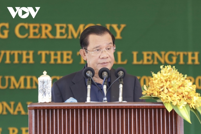 Lo Omicron, Thủ tướng Hun Sen ra lệnh NÓNG: BYT Campuchia hành động khẩn - Tình hình tại Mỹ cực căng - Ảnh 1.