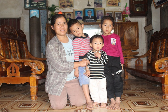 Người mẹ 3 con ở Nghệ An quỳ xin giúp đỡ - Ảnh 3.