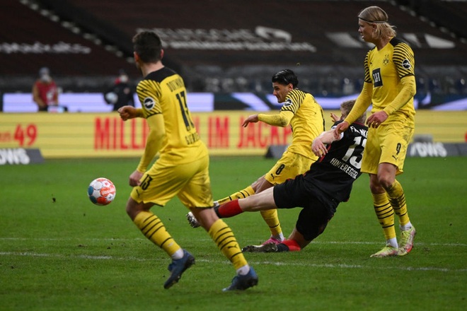 Dortmund lội ngược dòng không tưởng ở trận đầu tiên trong năm 2022 - Ảnh 12.