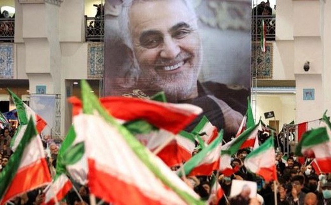 Người dân Iran tưởng niệm ngày mất tướng Soleimani ngày 3/1 ở thủ đô Tehran. Ảnh: Reuters