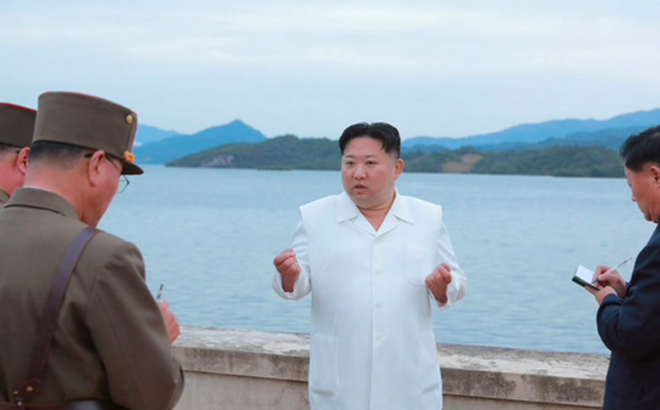 Nhà lãnh đạo Triều Tiên trong bức ảnh được KCNA đăng ngày 9/10