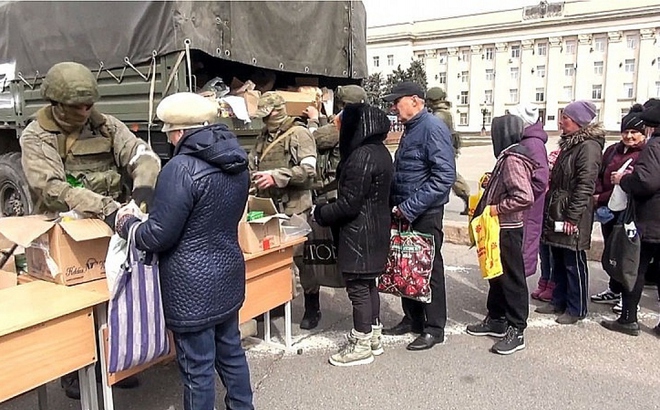 Dân thường ở vùng Kherson bắt đầu tới Nga từ ngày 14/10 (Ảnh: Reuters
