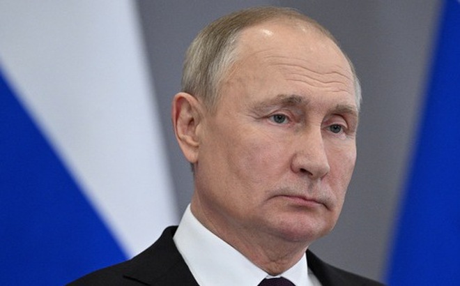 Tổng thống Nga Vladimir Putin trong cuộc họp báo tại Kazakhstan, ngày 14-10 - Ảnh: REUTERS
