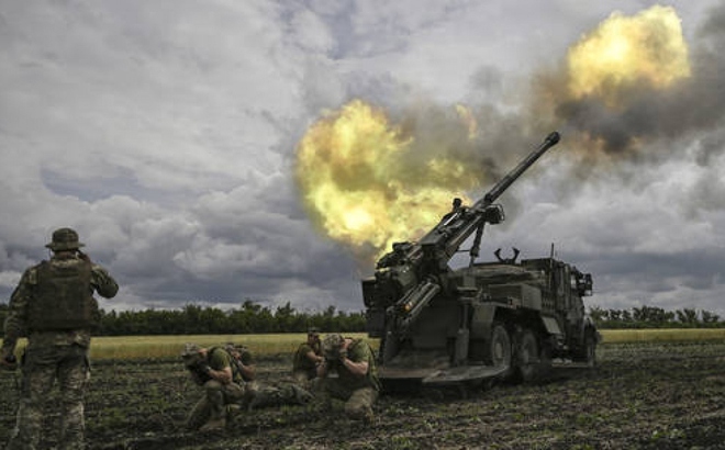 Quân đội Ukraine khai hỏa pháo tự hành Caesar. Ảnh: AFP