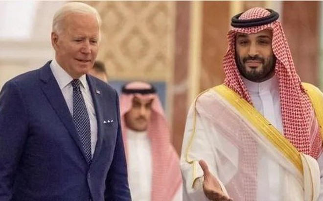 Tổng thống Mỹ Joe Biden và Thái tử kế vị Ả-rập Xê-út Mohammed bin Salman. (Ảnh: Reuters)