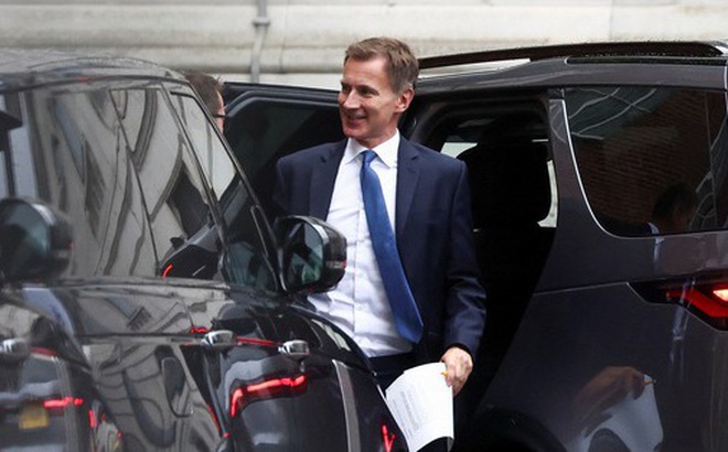 Bộ trưởng Tài chính Anh Jeremy Hunt - Ảnh: REUTERS