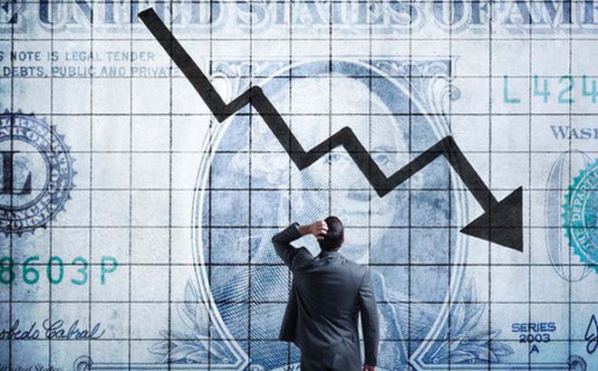 Bloomberg dự báo chắc chắn 100% nền kinh tế Mỹ sẽ bước vào suy thoái trong 12 tháng tới - Ảnh minh họa: WSJ/GETTY IMAGES