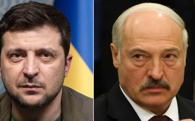 Tổng thống Ukraine Volodymyr Zelensky (trái) và Tổng thống Belarus Alexander Lukashenko. (Ảnh: CNN)