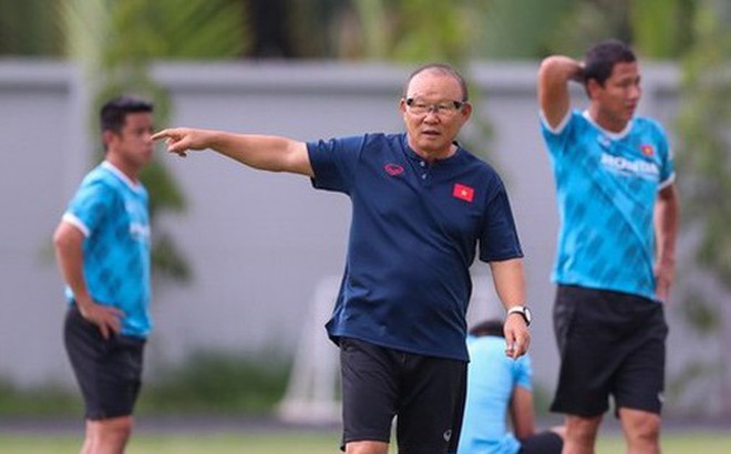 HLV Park Hang-seo chia tay bóng đá Việt Nam sau AFF Cup 2022. ẢNH: DŨNG PHƯƠNG