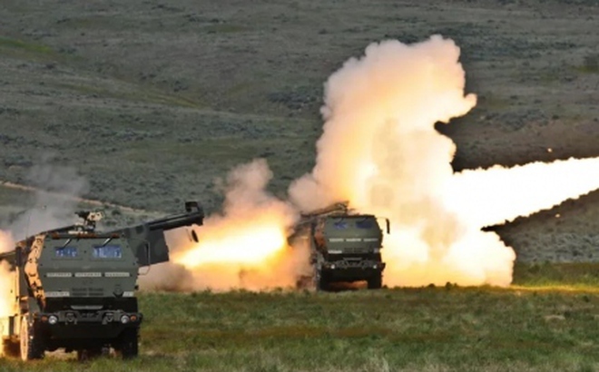 Pháo phản lực HIMARS - loại pháo được Mỹ viện trợ cho Ukraine. Ảnh: 24hoursworld.