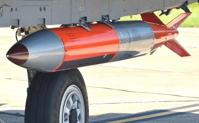 Bom B61-12 phiên bản nâng cấp. Ảnh: Military