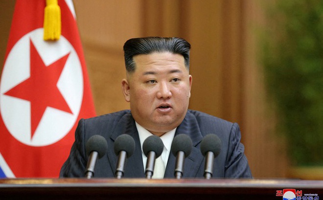 Nhà lãnh đạo Triều Tiên Kim Jong Un phát biểu trước Quốc hội vào tháng 9-2022 - Ảnh: REUTERS