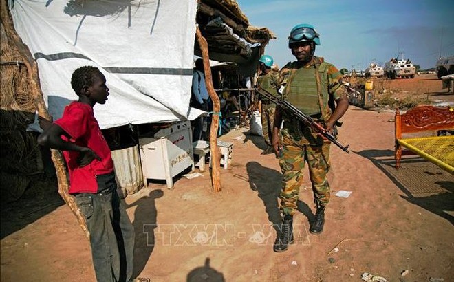 Lực lượng gìn giữ hòa bình LHQ tuần tra tại thị trấn Abyei, Sudan. Ảnh minh họa: AFP/TTXVN
