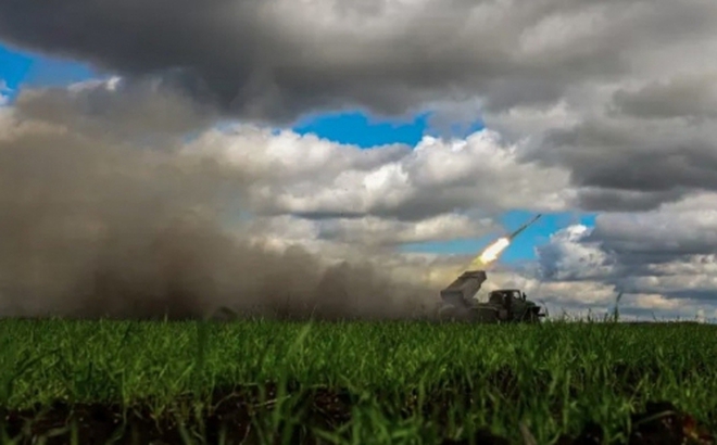 Hệ thống tên lửa phóng loạt BM-21 Grad ở khu vực Donetsk ngày 3/10. Ảnh: AFP