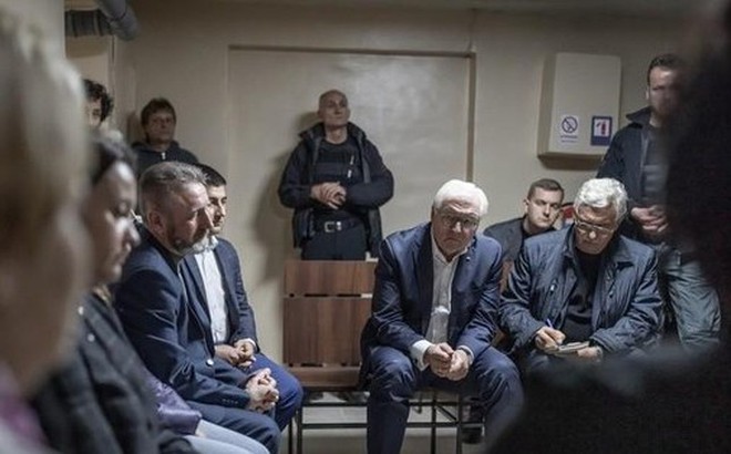 Tổng thống Đức Frank-Walter Steinmeier trú dưới boongke ở Ukraine. Ảnh: Global Look Press