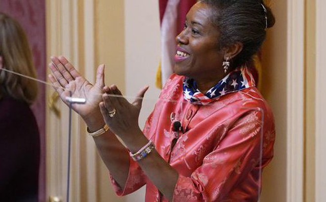 Thống đốc bang Virginia thuộc Đảng Cộng hòa Winsome Sears. Ảnh: AP