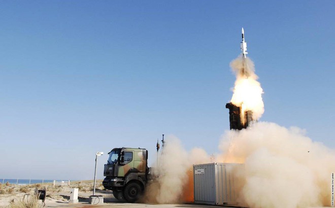 Hệ thống phòng không SAMP/T phóng hỏa lực vào năm 2015. Ảnh: Defensenews