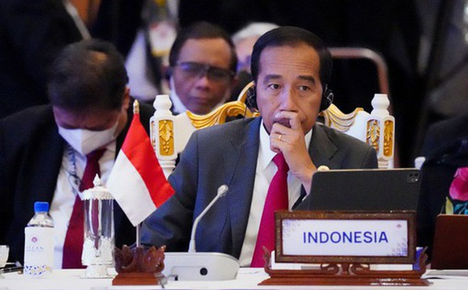 Tổng thống Indonesia Joko Widodo dự họp của ASEAN tại Campuchia ngày 11-11 - Ảnh: REUTERS