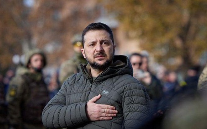 Ông Zelensky thăm Kherson hôm 14/11. Ảnh: Reuters