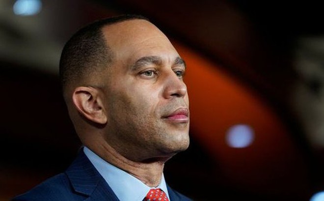 Ông Hakeem Jeffries trong cuộc họp báo sau cuộc họp kín của đảng Dân chủ tại Đồi Capitol, Washington - Mỹ vào ngày 2-2. Ảnh: Reuters