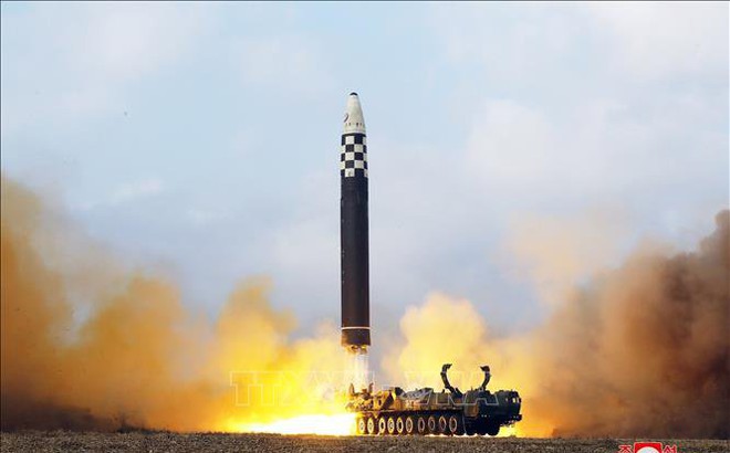Triều Tiên phóng tên lửa đạn đạo liên lục địa (ICBM) Hwasong-17 ngày 18/11/2022. Ảnh minh họa: YONHAP/TTXVN