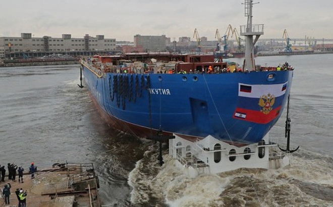 Tàu phá băng Yakutia được hạ thủy ở thành phố Saint Petersburg, Nga, ngày 22-11 - Ảnh: REUTERS