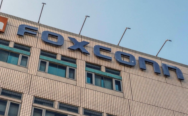 Foxconn đền bù gần 1.400 USD cho mỗi công nhân nghỉ việc tại nhà máy ở Trịnh Châu - Trung Quốc. Ảnh: Reuters.