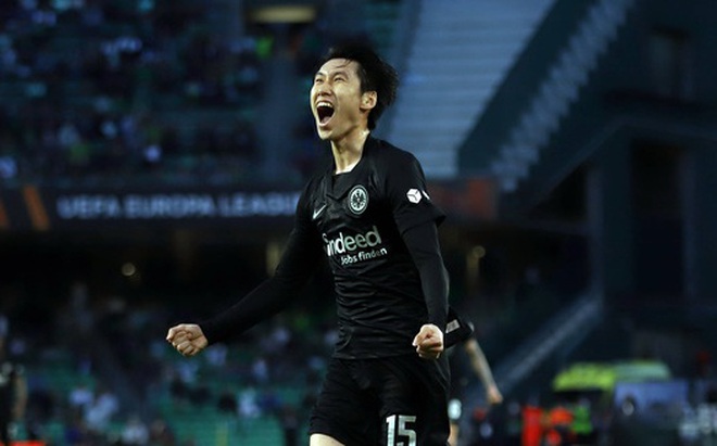 Ngôi sao người Nhật Daichi Kamada (CLB Frankfurt) là một trong những gương mặt mới mẻ tiêu biểu của Bundesliga vào lúc này - Ảnh: Reuters