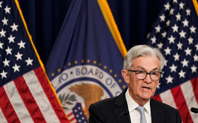 Chủ tịch FED Jerome Powell tại cuộc họp báo ở thủ đô Washington - Mỹ hôm 2-11 sau khi FED quyết định tiếp tục nâng lãi suất cơ bản lên thêm 0,75 điểm %. Ảnh: Reuters