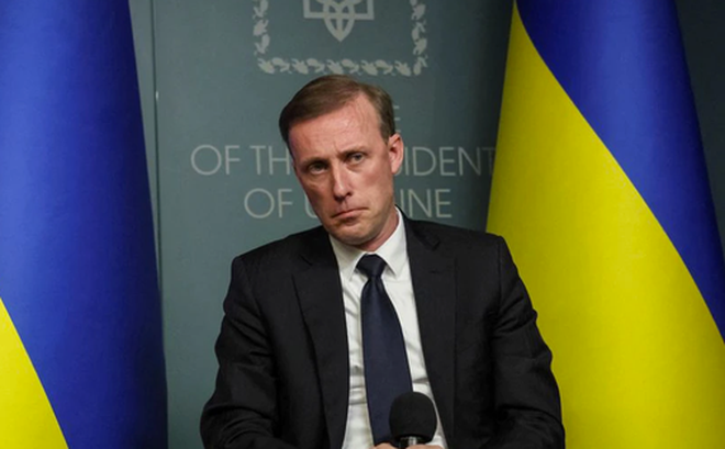 Cố vấn An ninh Quốc gia Mỹ Jake Sullivan tham dự cuộc họp báo tại Ukraine hôm 4-11. Ảnh: REUTERS