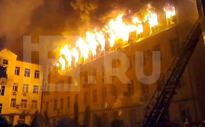 Tòa nhà cơ quan Đường sắt Donetsk bị cháy.