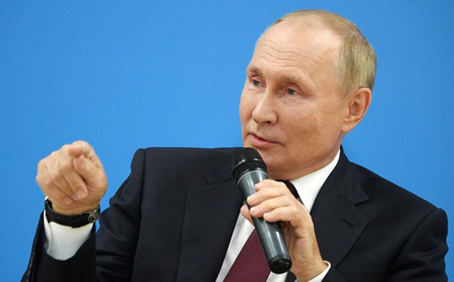 Tổng thống Nga Vladimir Putin: Lẽ ra Nga nên bắt đầu chiến dịch ở Ukraine sớm hơn - Ảnh: REUTERS
