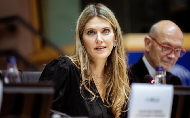 Nữ chính trị gia Hy Lạp Eva Kaili nghi bị bắt trong cuộc điều tra tham nhũng ở Nghị viện châu Âu - Ảnh: Le Soir