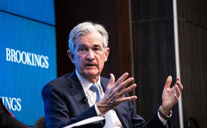 Chủ tịch FED Jerome Powell phát biểu tại Viện Brookings (Mỹ) hôm 30-11. Ảnh: Bloomberg