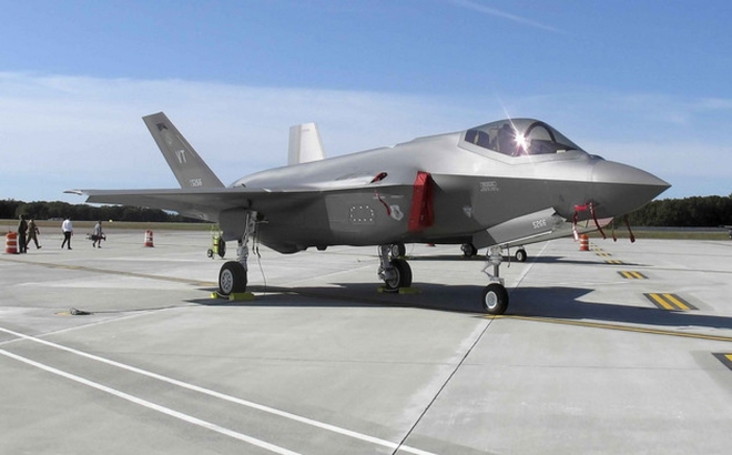 Tiêm kích F-35. Ảnh: AP