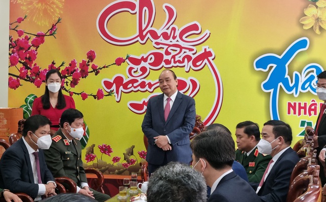 Chủ tịch nước Nguyễn Xuân Phúc chúc Tết Quận uỷ, UBND, nhân dân quận Hải Châu.